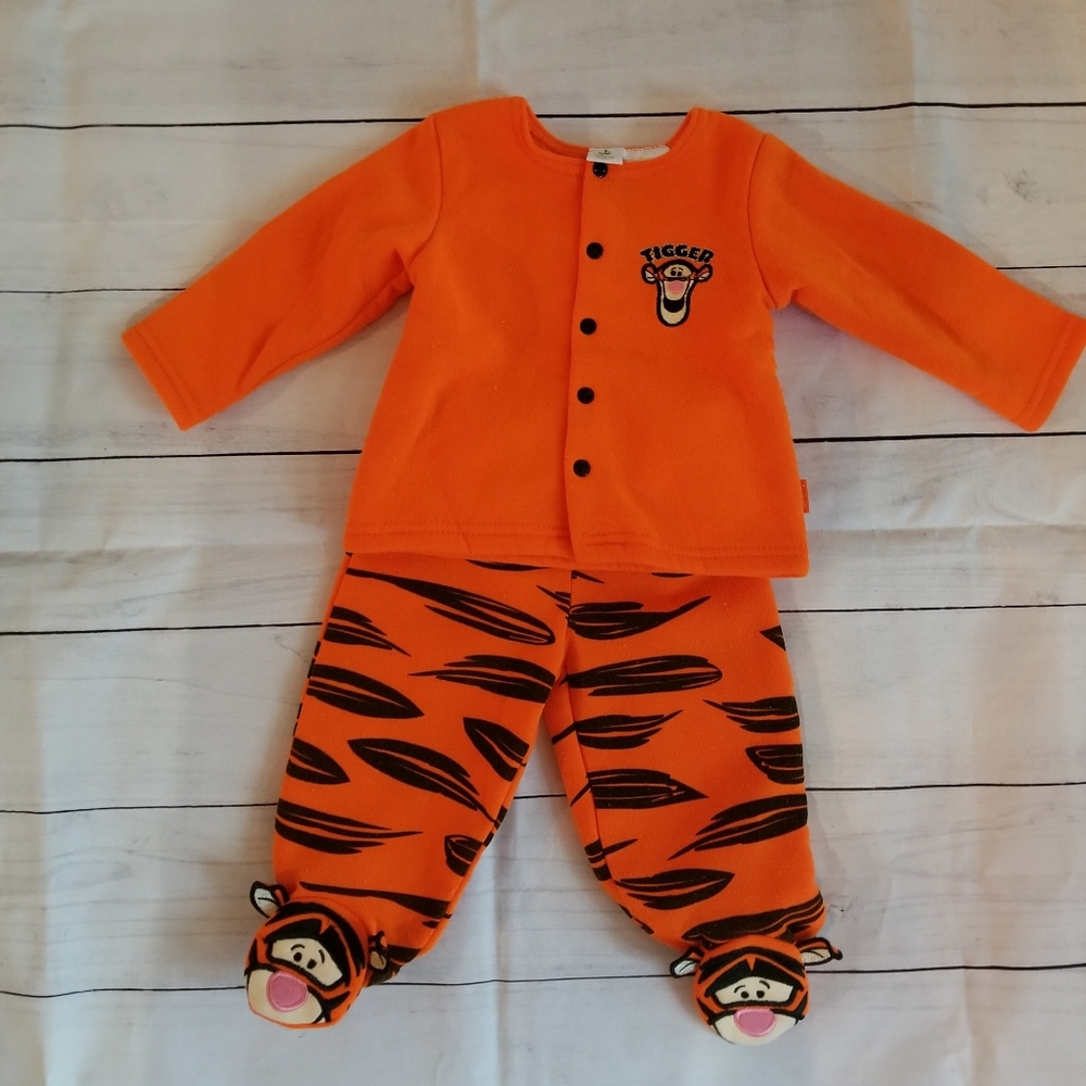 🍎5 for$30🍎 Disney Baby Tigger 2 piece outfit